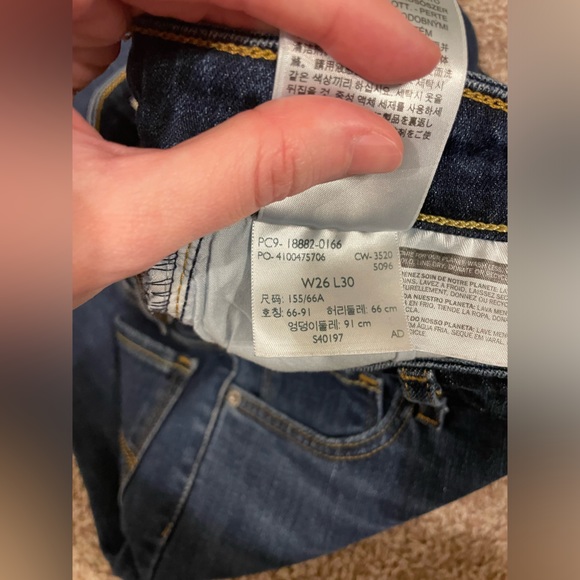 Levi’s Women’s 721 High Rise Ripped Style Skinny Jean Sz 26 - Picture 5 of 5